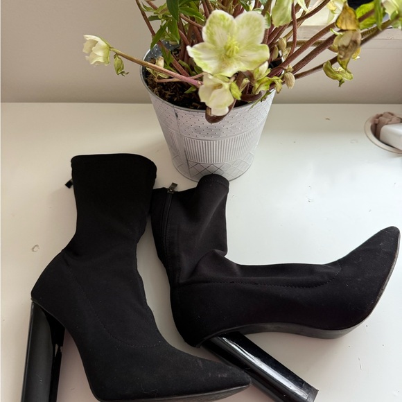 Elegant Black Women's Boots size 3 heels 4’inch pre- owned with 2 free gifts . - Picture 2 of 16